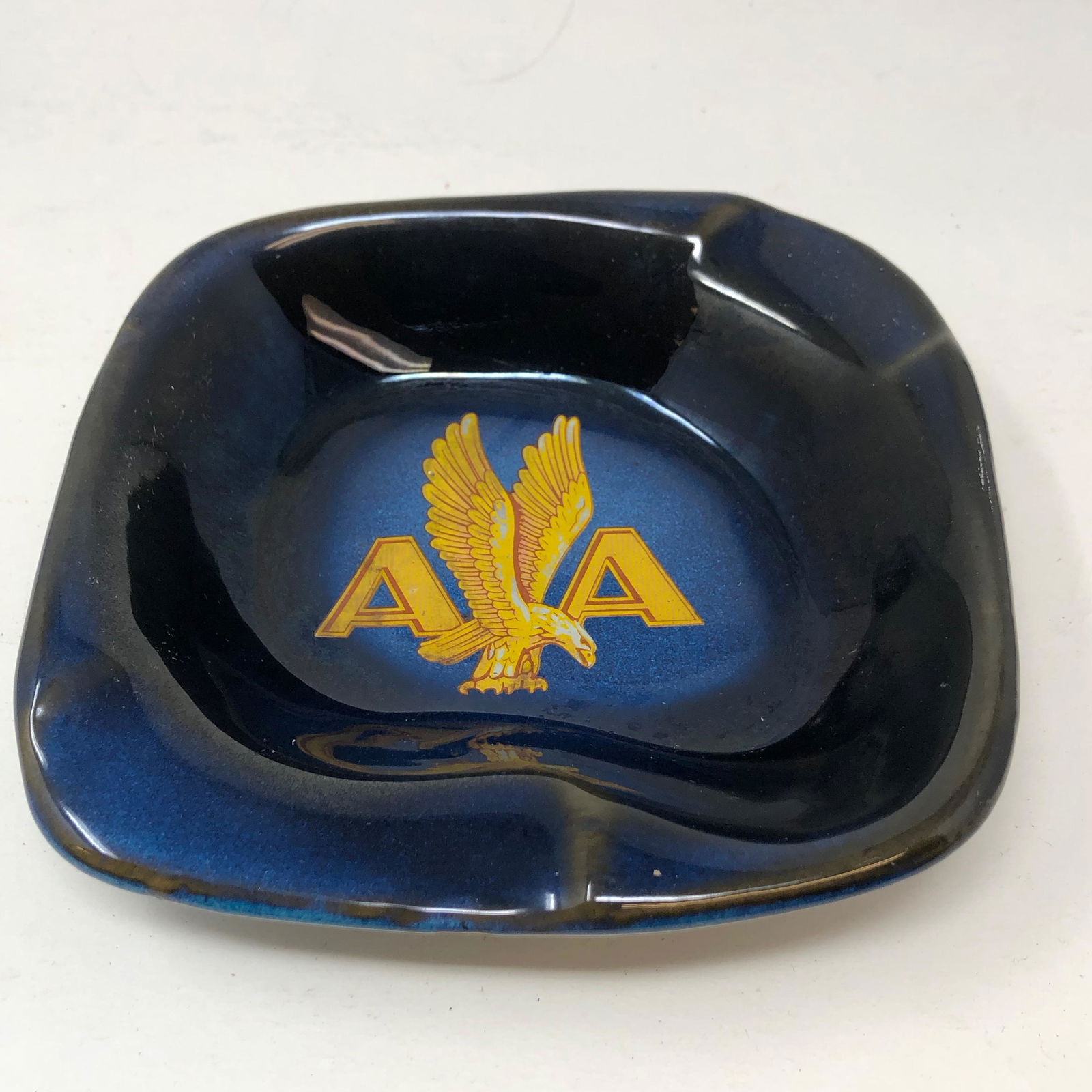 8" Glazed Ceramic AA AMERICAN AIRLINES ASHTRAY (1 of 2)