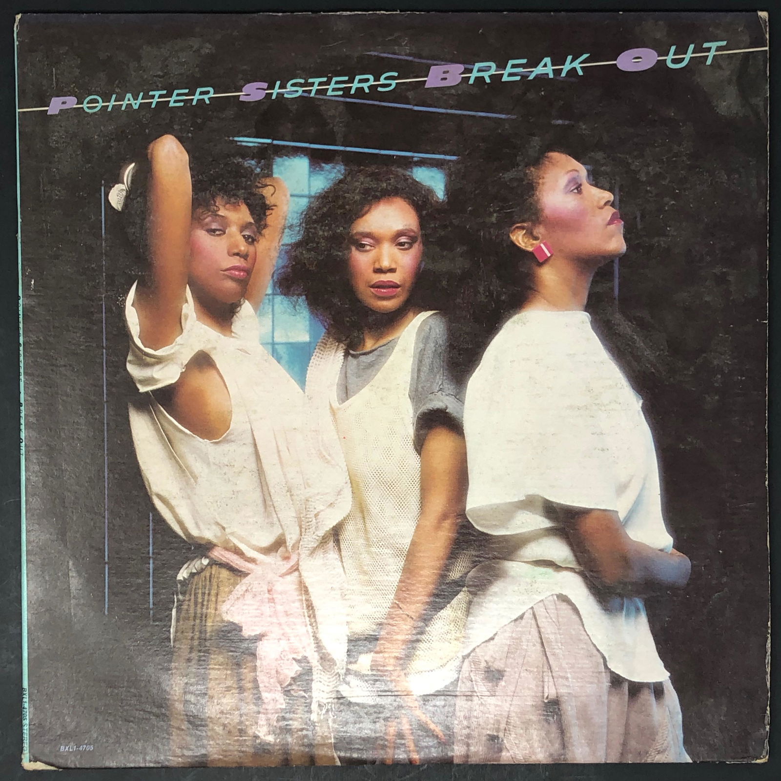 Vinyl LP POINTER SISTERS Break Out: Description: Vinyl LP POINTER SISTERS Break Out. Approximate measurements: 12.25 x 12.25 inches. Materials: vinyl, cardboard & or paper.