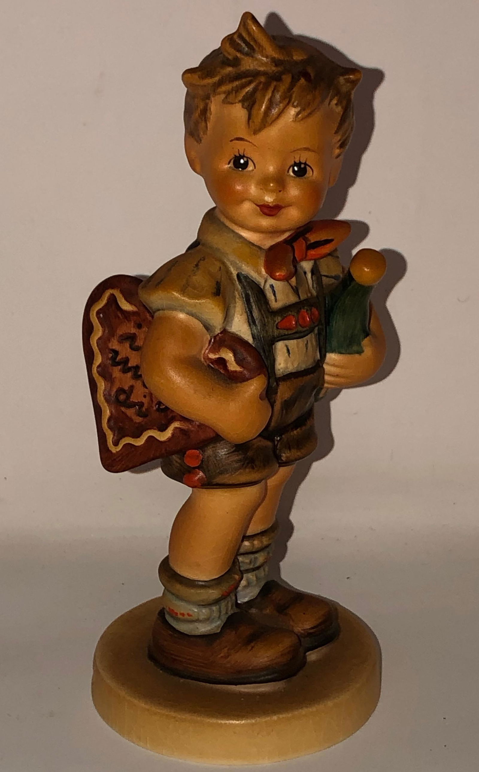 Â© GOEBEL HUMMEL Exclusive Special Edition 399/1975 signed W GERMANY 1979: Description: Â© GOEBEL HUMMEL Exclusive Special Edition 399/1975 signed W GERMANY 1979, GORBEL COLLECTOR CLUB 1979, see bottom signed '80, blue stamp Â© W GERMANY 1979. Approximate . Measurements: