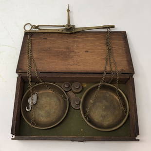 Antique Brass Scales with Weights Lidded Wooden Box: Description: Antique Brass Scales with Weights Lidded Wooden Box . Approximate measurements: 7.5 x 4 x 1.75 inches Materials: metal, wood. This item has a reserve price.