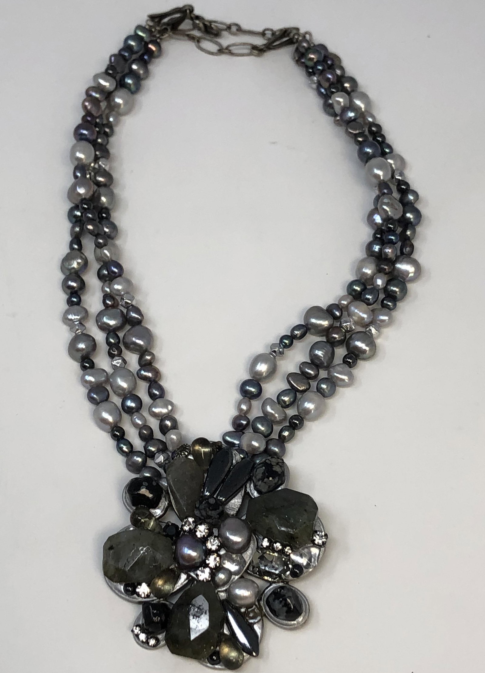 Gorgeous Michal Golan Semi precious stones necklace: Description: Michal Golan Semi precious stones necklace. Measurement approximate: 16"l Material: Semi precious stones/silver tone. This item has a reserve price.
