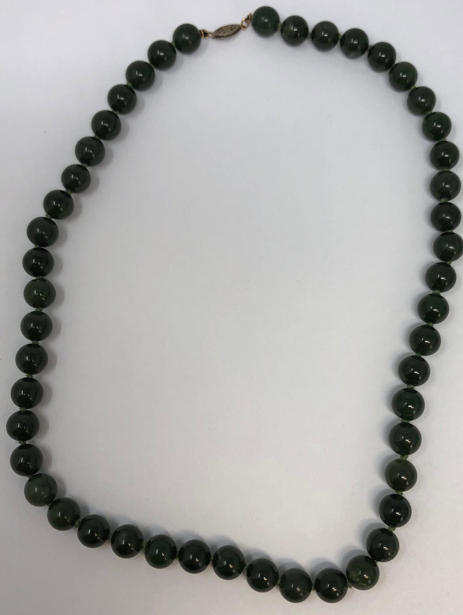 Gorgeous Alice Caviness Dark black stone necklace: Description: Gorgeous Alice Caviness dark black stone necklace. Measurement approximate: 24"l Material: Dark black stone. This item has a reserve price.