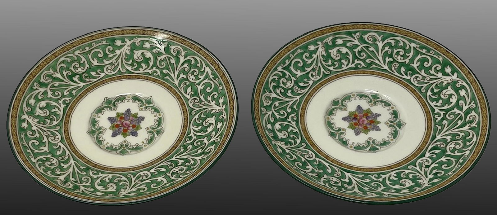 6 x Wedgewood Williamsburg Cuckoo 10.75 Dinner plate: Description: 6 x Wedgewood Williamsburg Cuckoo 10.75 Dinner plate.Measurement approximate: 10.75 W (Inches).Material: Porcelain.