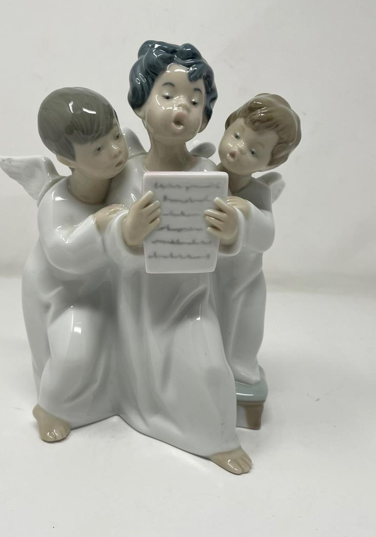 Lladro Group Of Angels Figurine (1 of 6)
