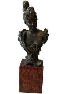 Vintage Bronze bust of a lady: Description: Vintage Bronze bust of a lady. Measurement approximate: 13 H” Material: Bronze