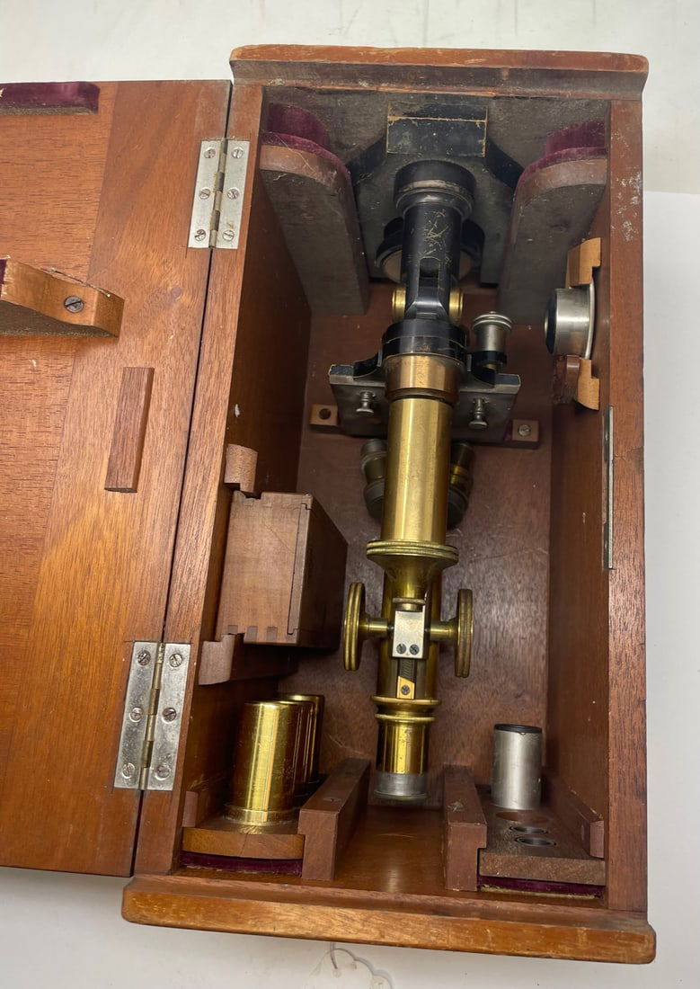 Antique Ernst Leitz Wetzlar Microscope NEW YORK/ Box (1 of 8)