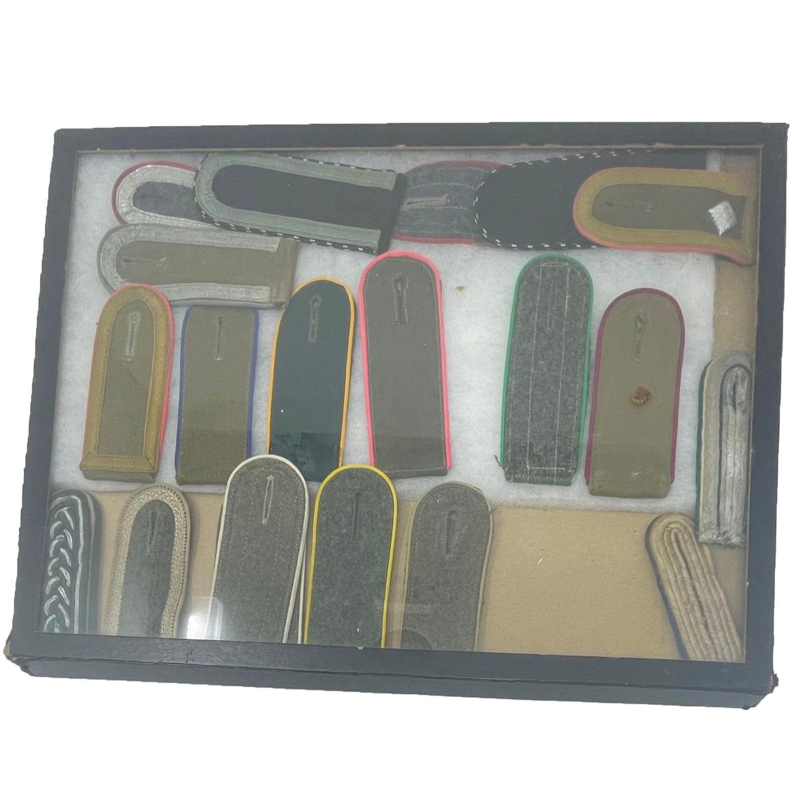 WWII Wide Collection variety of Military shoulder patches (1 of 5)