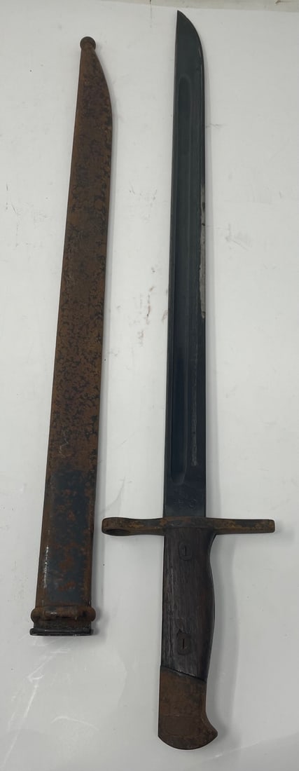 Japanese WWII BAYONET with Scabbard: Description: Japanese WWII BAYONET with Scabbard