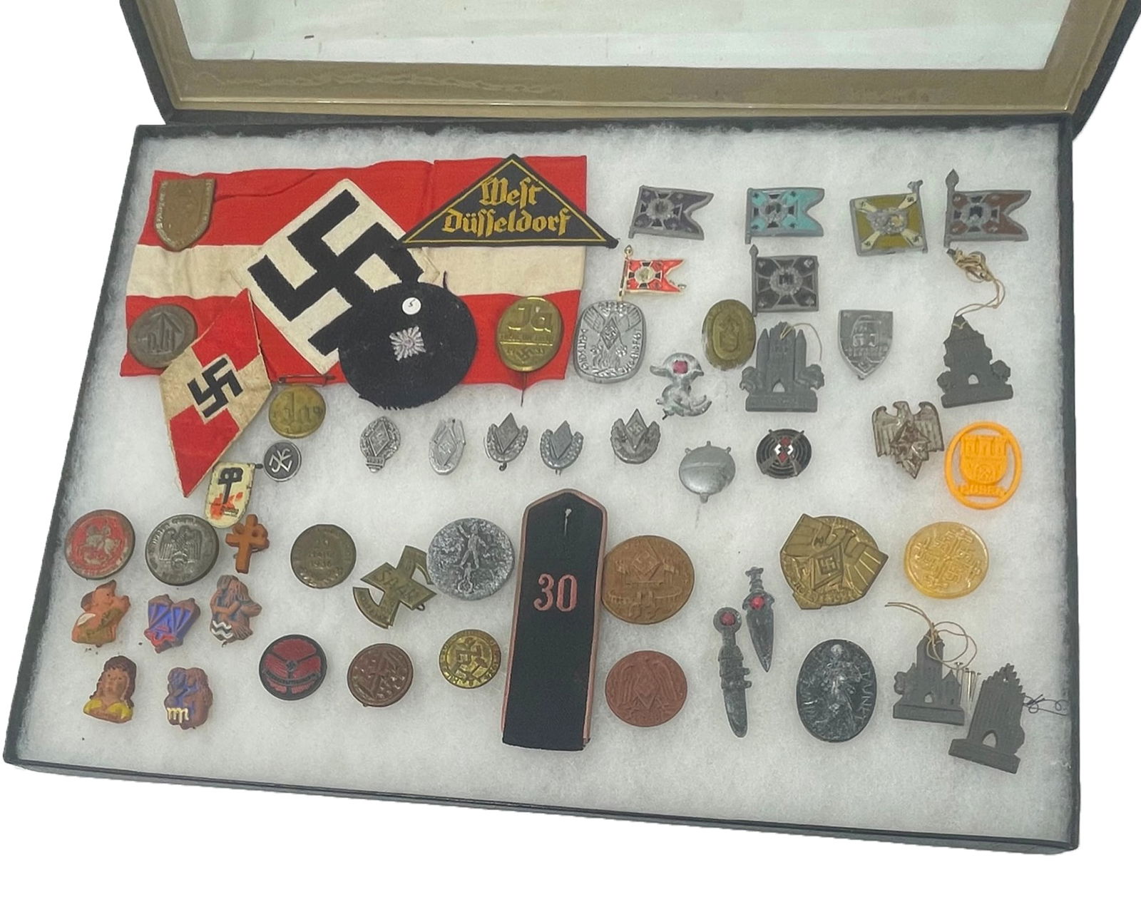 WWII German Pins, shoulder strap and more (1 of 8)