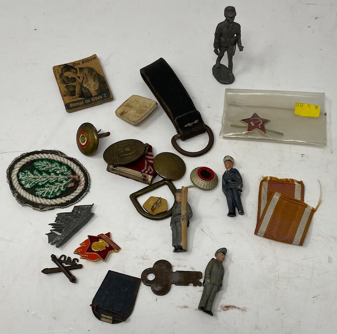 WWII COLLECTION GERMAN MILITARY MEMORABILIA / PINS, PATCHES, BUTTONS AND MORE (1 of 5)