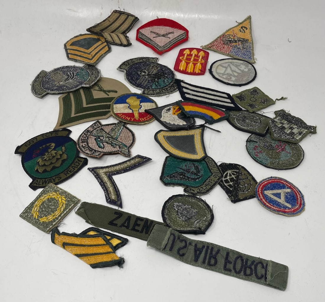 WWII/VIETNAM ERA US MILITARY COLLECTION INSIGNIA PATCHES (1 of 5)