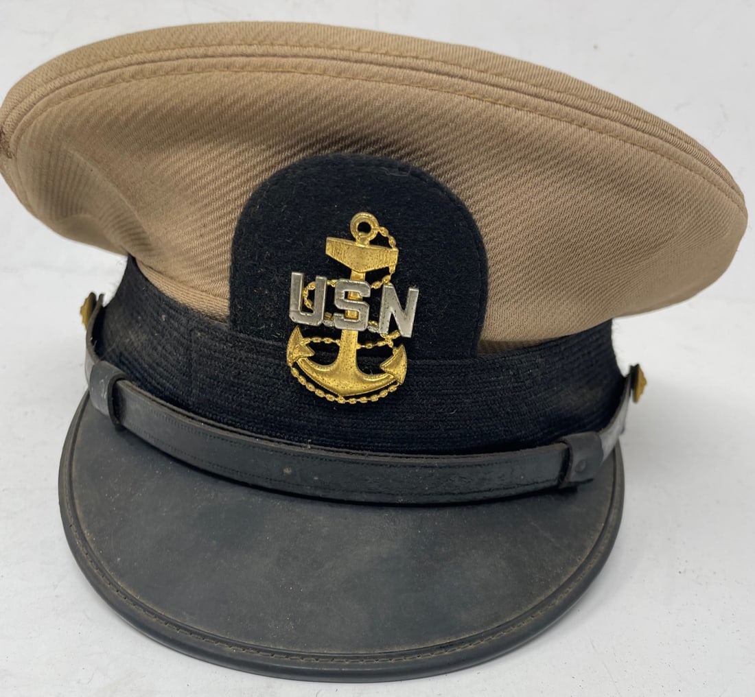 Vintage US NAVY VISOR CAP (1 of 6)