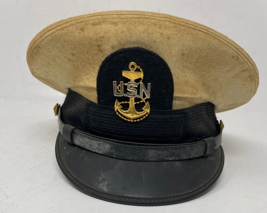 Vintage US NAVY VISOR CAP (1 of 4)