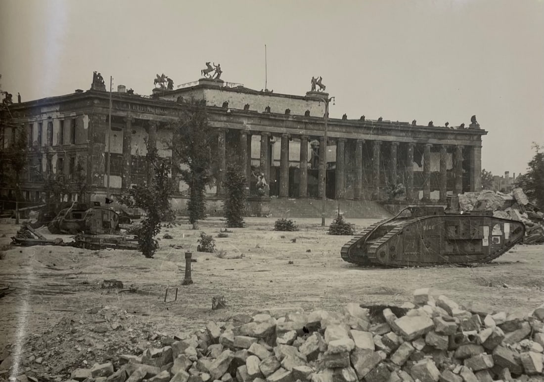 Original picture post WWII BERLIN NATIONAL GALLERY / COPYRIGHT ATELIER BADEKOW: Description: Original picture post WWII BERLIN NATIONAL GALLERY / COPYRIGHT ATELIER BADEKOW