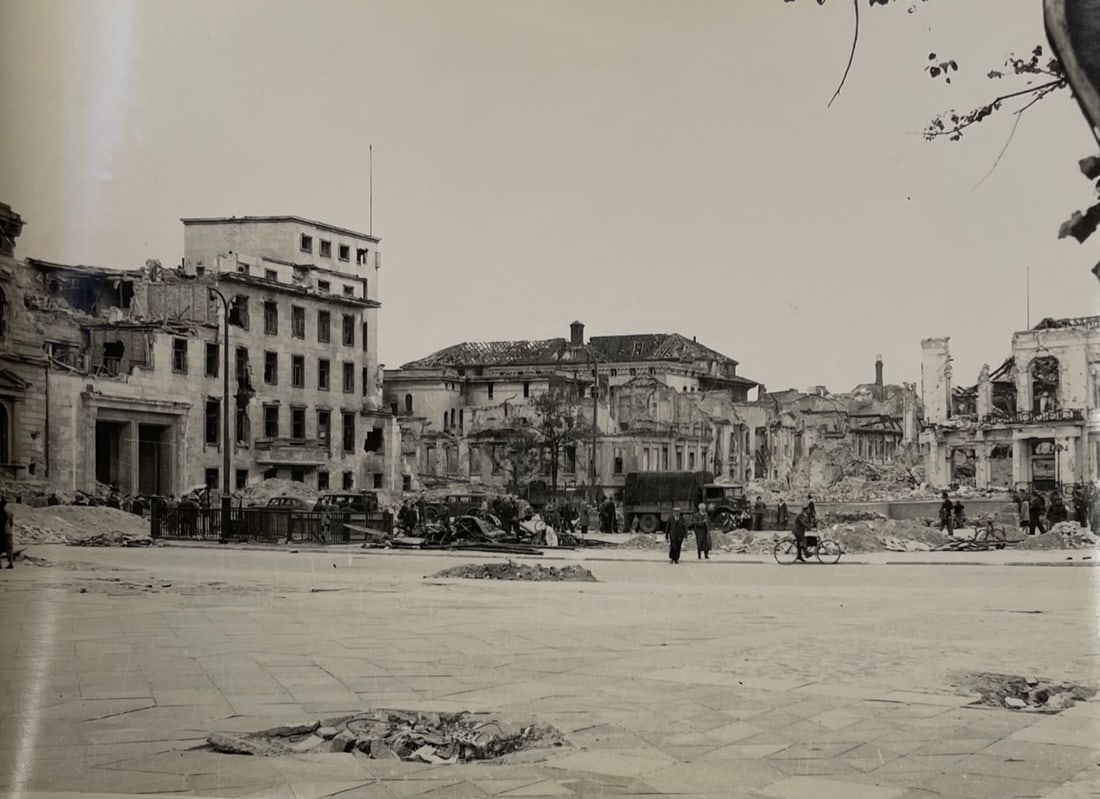 Original picture POST WWII Adolf Hitler’s Balcony / COPYRIGHT ATELIER BADEKOW (1 of 4)