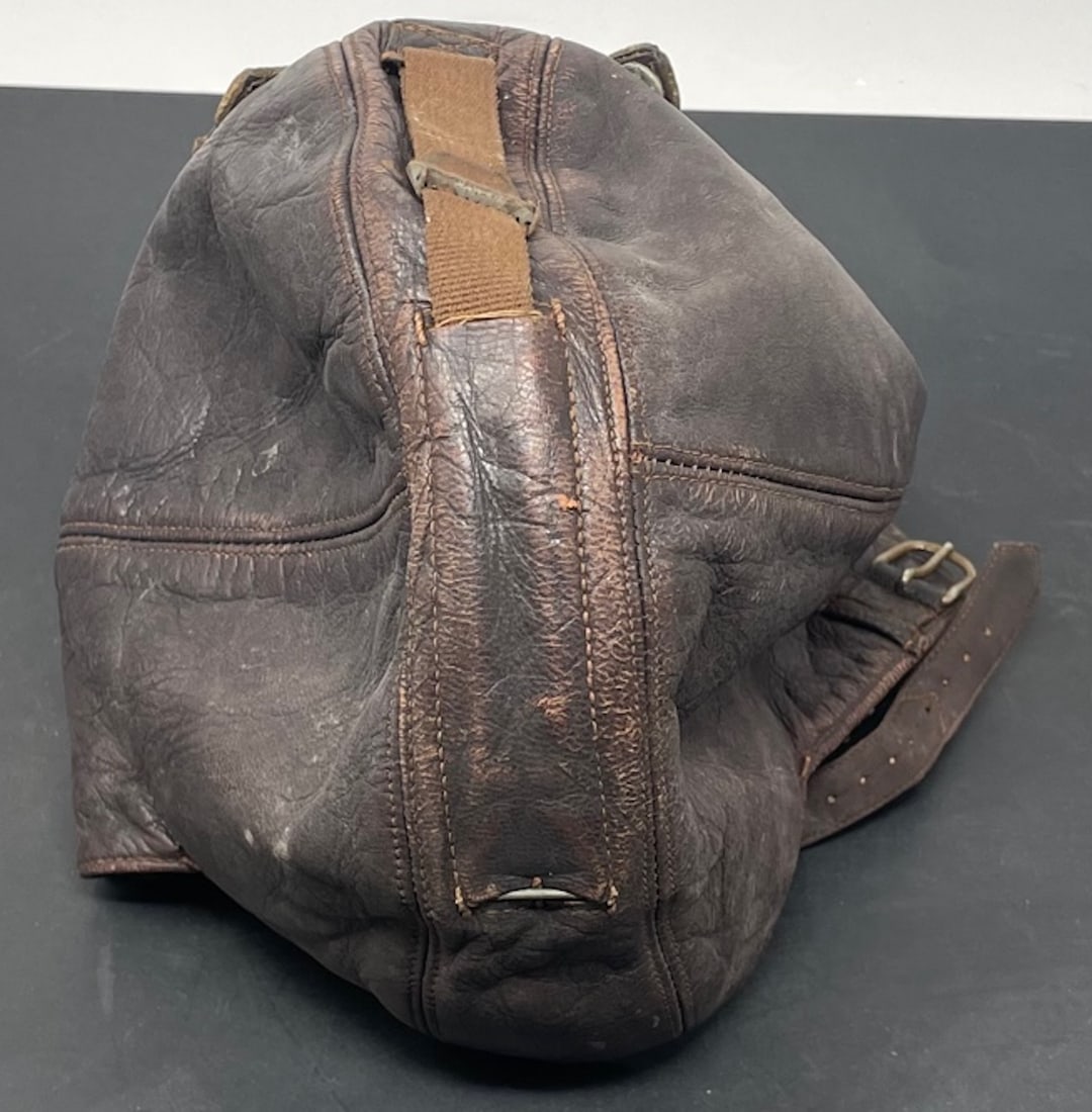 WWII German Pilot Luftwaffe Leather Cap (1 of 6)