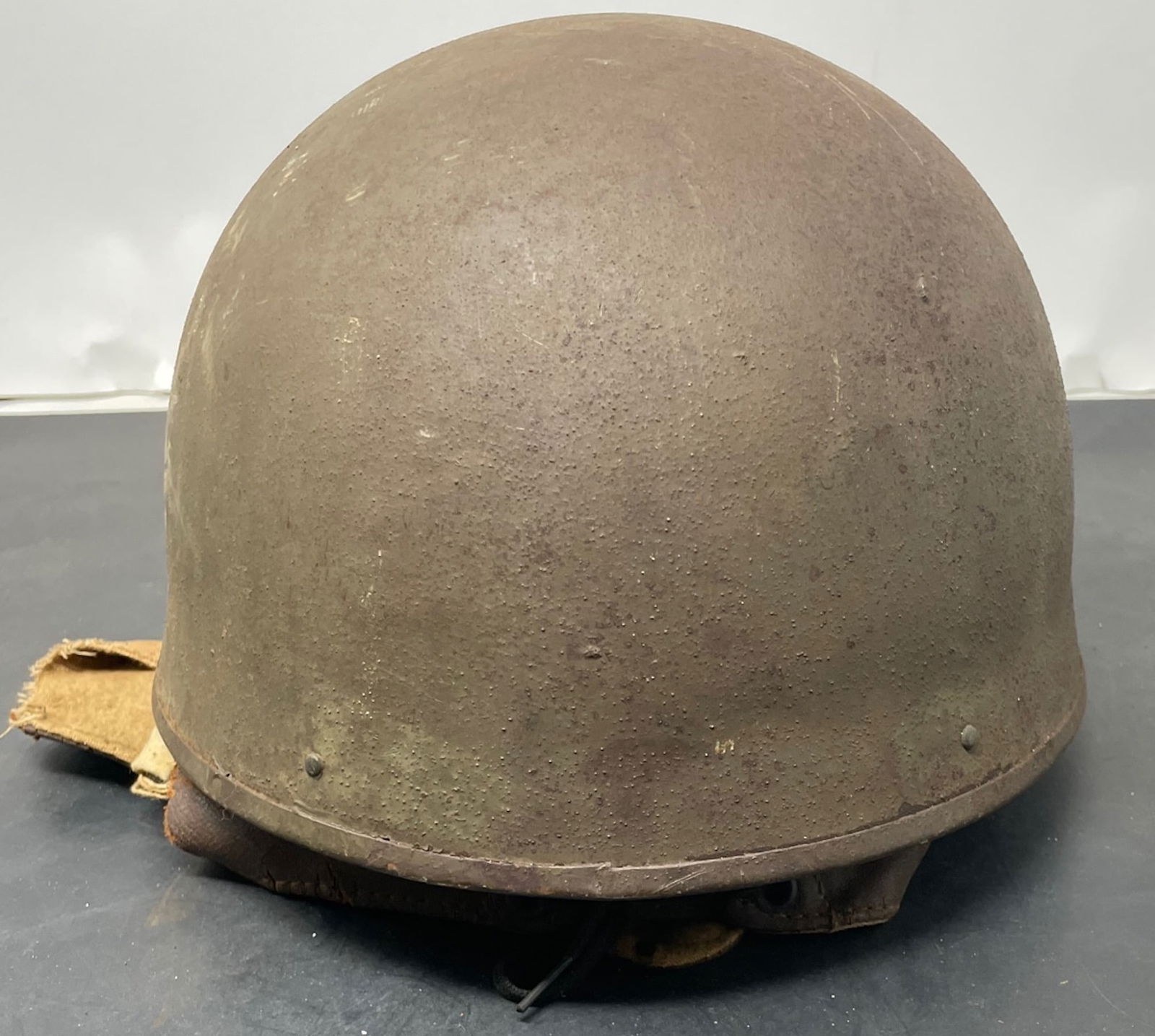 WWII US M1 Helmet with Liner (1 of 5)
