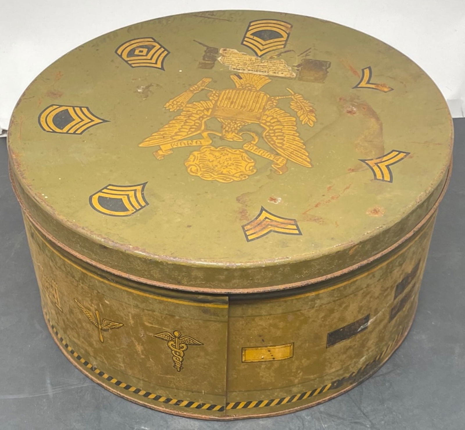 WWII US Army Cookie Box/Storing Tin (1 of 6)