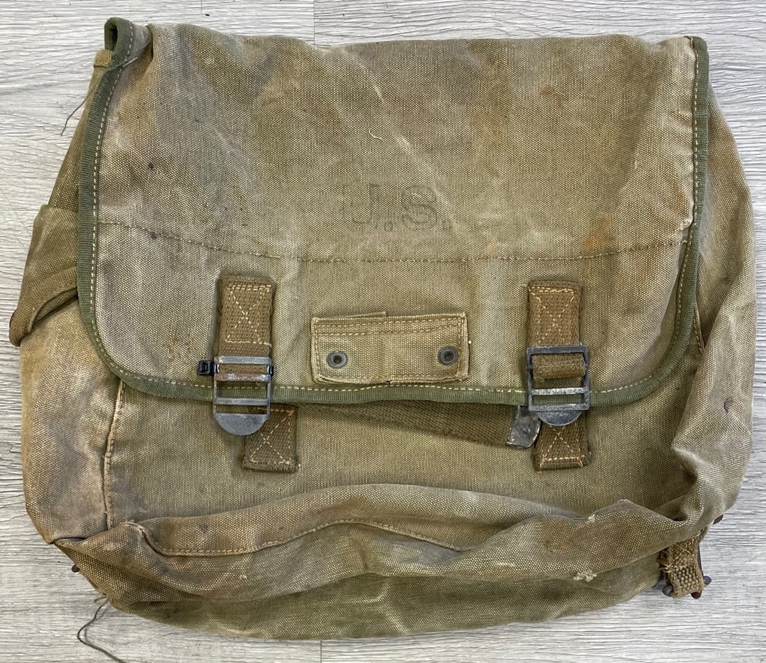 WWII US Military Ammo Bag/Backpack (1 of 4)