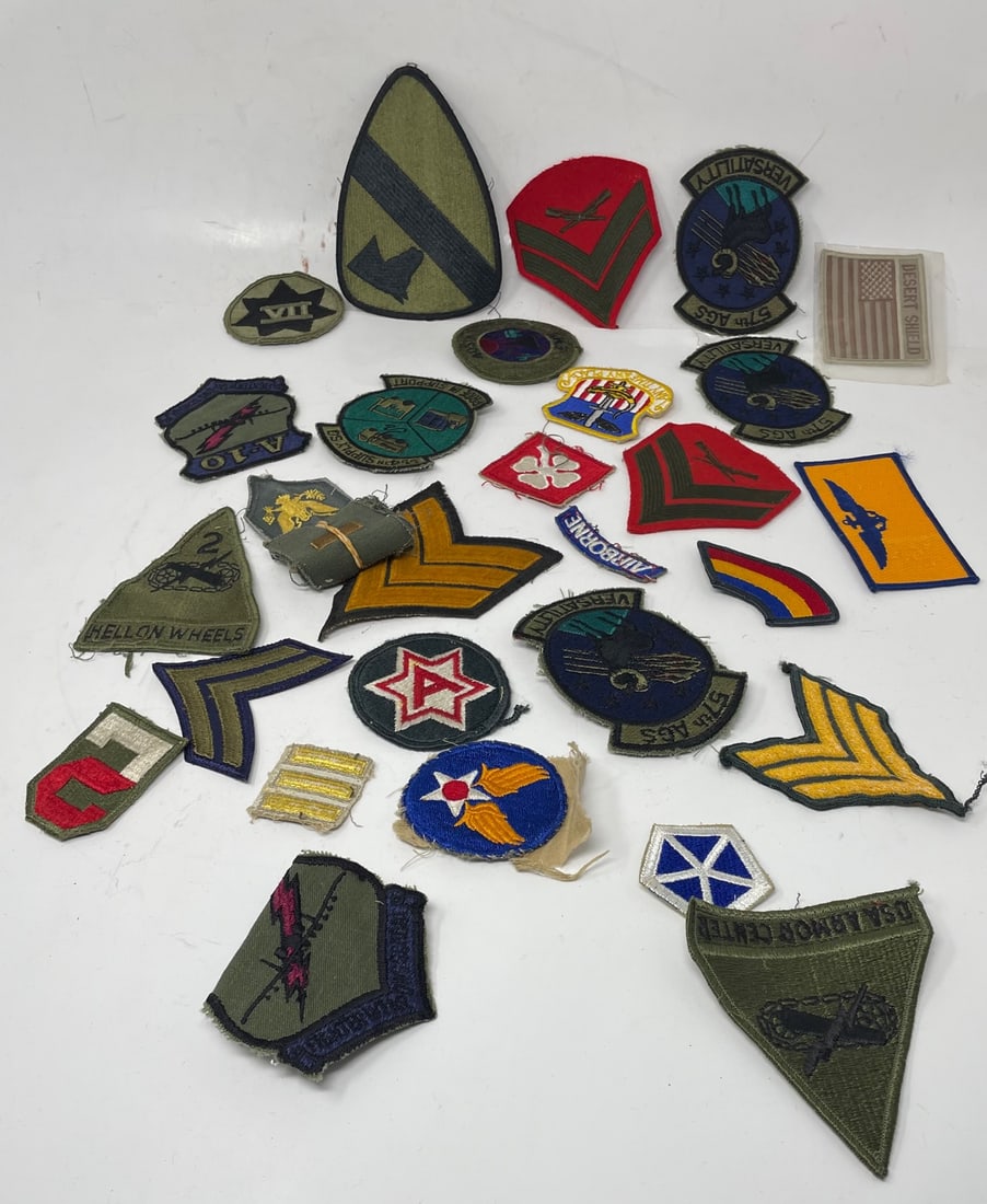 WWII/VIETNAM ERA US MILITARY COLLECTION INSIGNIA PATCHES (1 of 5)