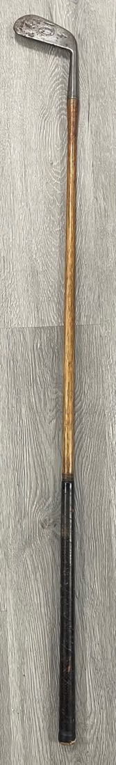 Antique MITRE Hendry Bishop Hickory Wood Golf Club/ Scotland #4: Description: Antique Hendry Bishop Hickory Wood Golf Club. MITRE HAND special. Made in Scotland. Warranted Hand Forge. Material: Wood/ MetalMeasurement approximate: