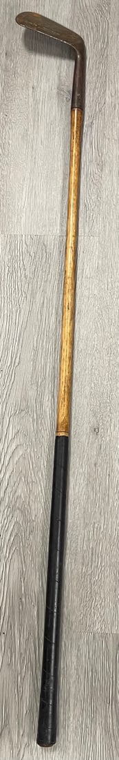 Antique MITRE Hendry Bishop Hickory Wood Golf Club/ Scotland #7: Description: Antique Hendry Bishop Hickory Wood Golf Club. MITRE HAND special. Made in Scotland. Warranted Hand Forge. Material: Wood/ MetalMeasurement approximate: