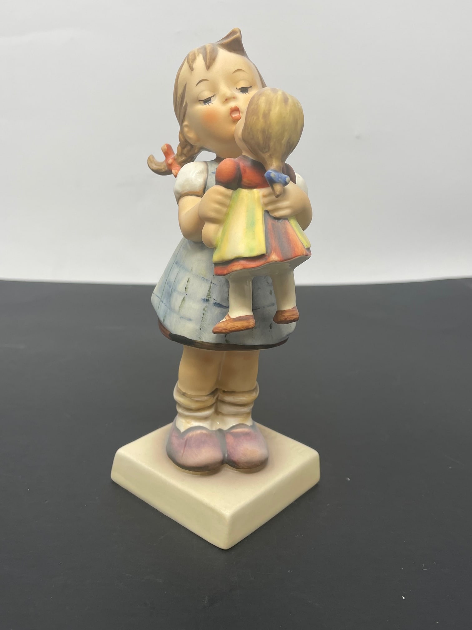 Goebel Hummel Kiss Me Figurine Yr. 1955: Description: Goebel Hummel Kiss Me figurine Yr. 1955