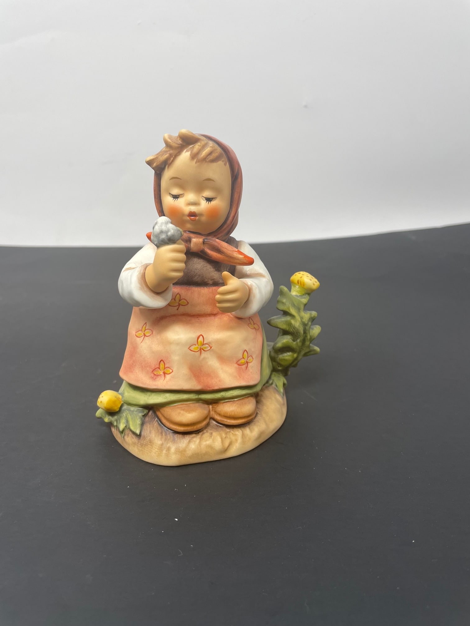 Goebel Hummel MAKE A WISH Figurine Yr. (1 of 5)