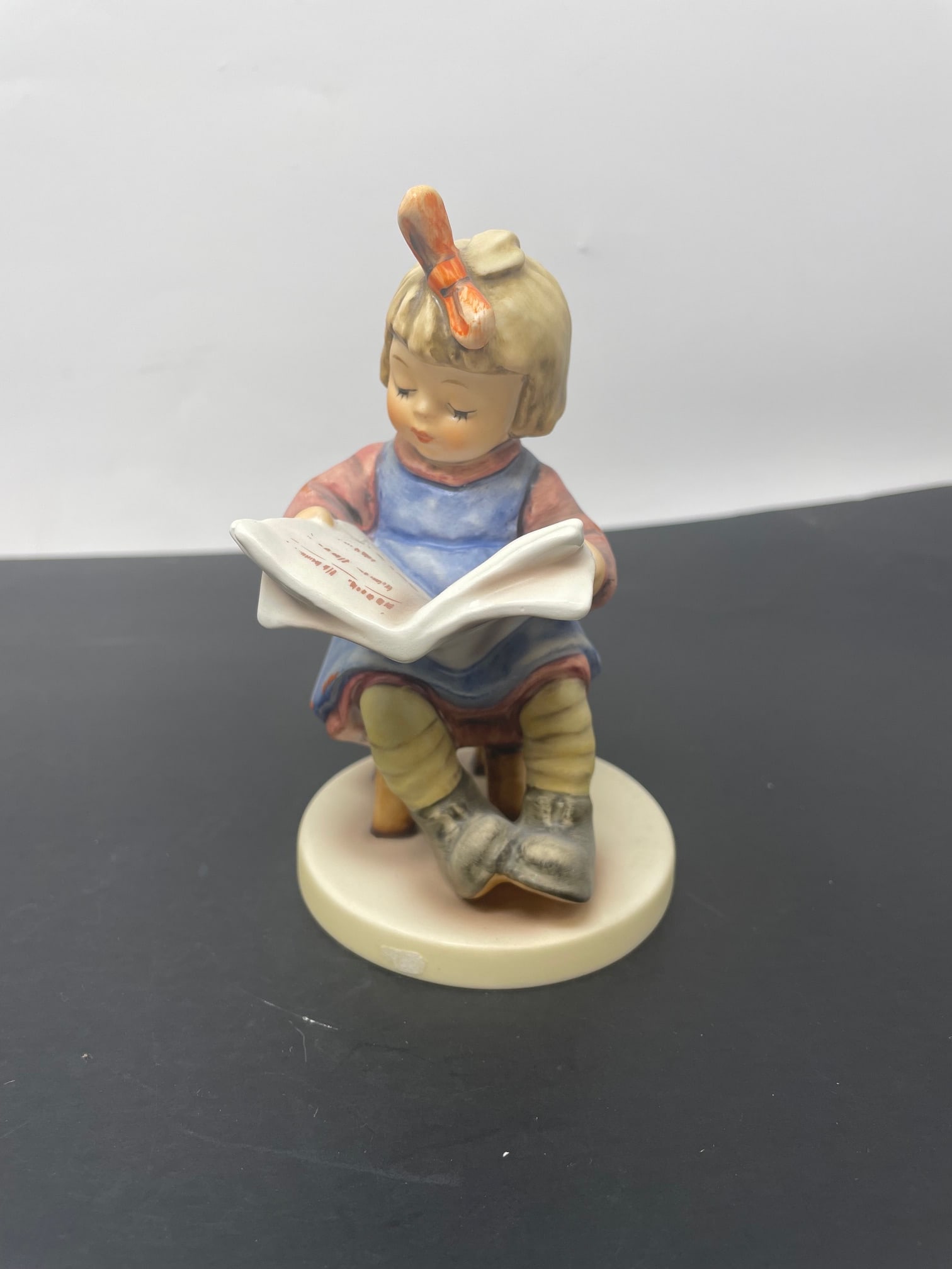 Goebel Hummel WHATS NEW? Figurine Yr. 1961: Description: Goebel Hummel WHATS NEW ? Figurine Yr. 1961