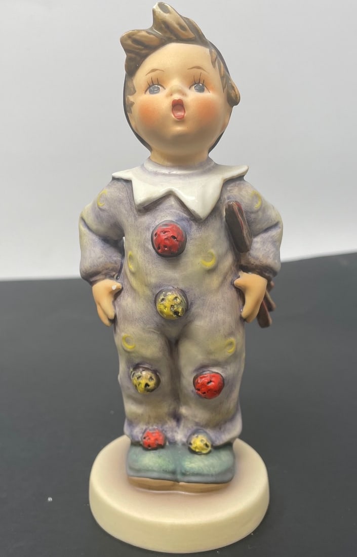 Goebel Hummel CARNIVAL BOY CLOWN Figurine. Yr. 1957: Description: Goebel Hummel CARNIVAL BOY CLOWN Figurine. Yr. 1957