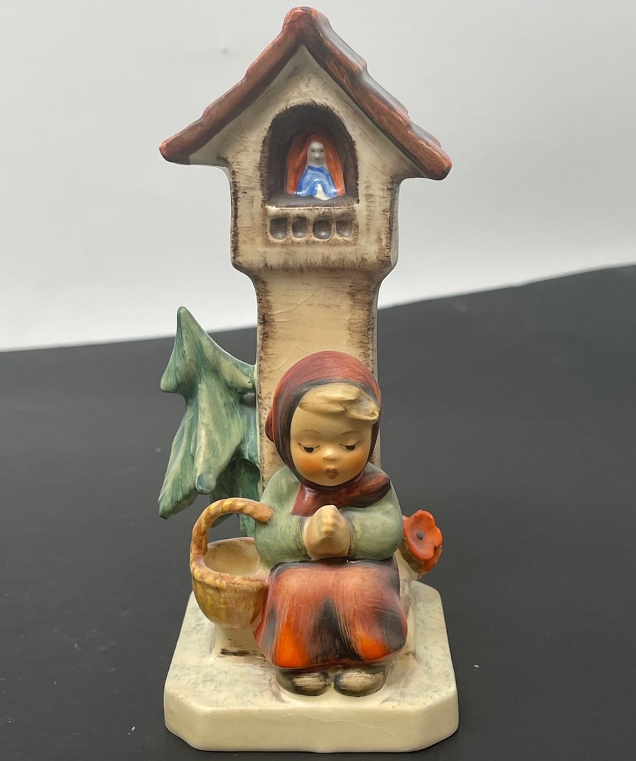 Goebel Hummel Figure "On the Wayside Worship" 84/0: Description: Goebel Hummel Figure "On the Wayside Worship" 84/0; measurement approximate: 4"h; material: porcelain