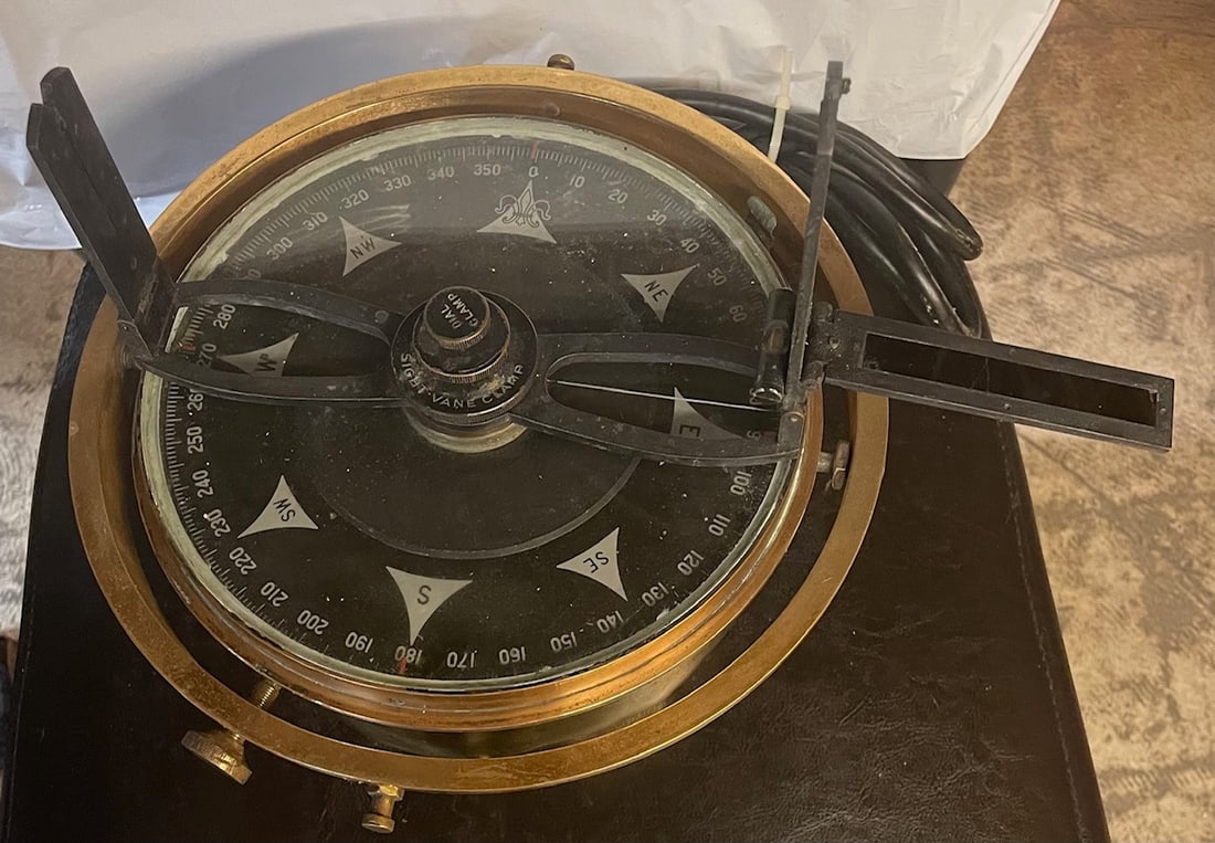 Compass/ World War 11 U.S  Navy Marine PELORUS BEARING COMPASS (1 of 6)