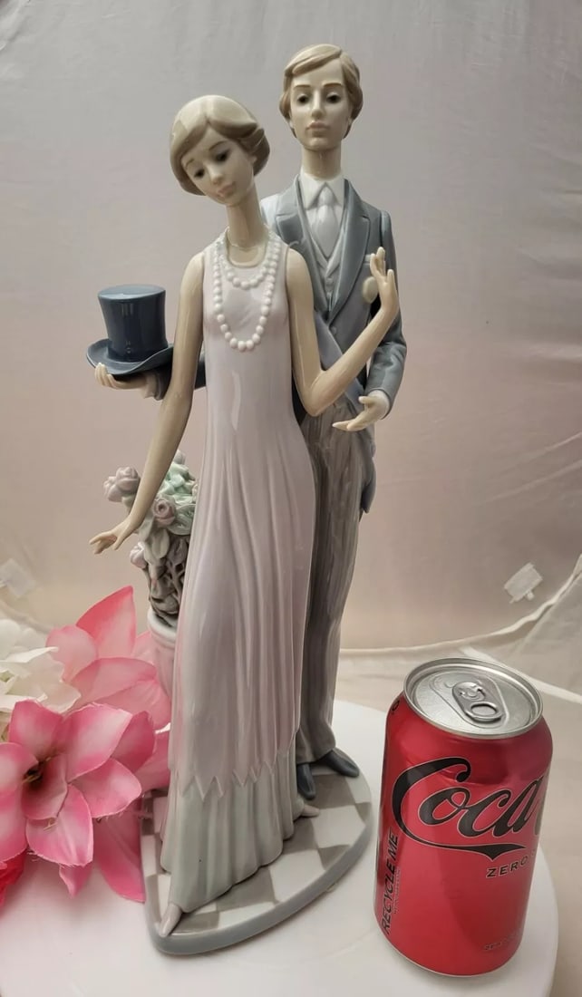 Large Lladro 1430 Couple High Society Romance Retired Figurine -VGC (1 of 1)