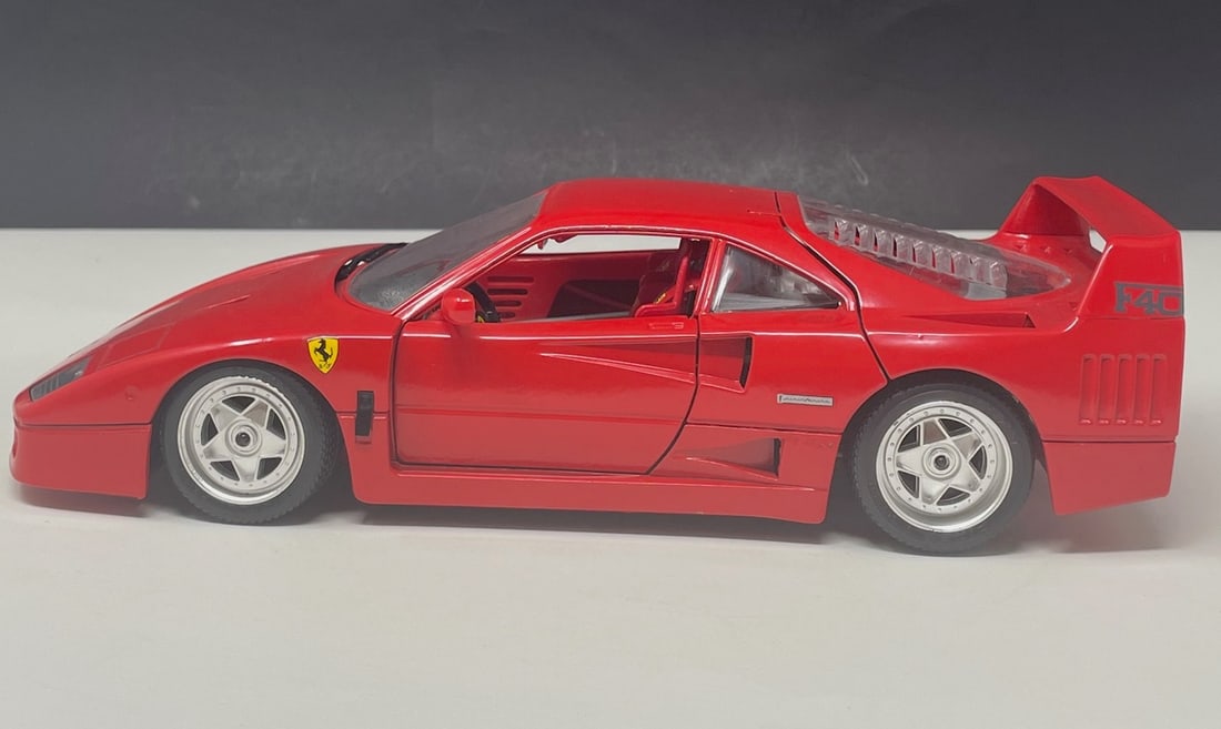 1987 Ferrari F40 Production Car, Bburago, Italy, 1/18 Scale, Mint Condition (1 of 15)