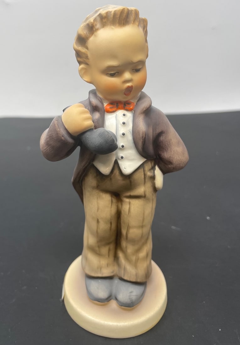 VINTAGE Goebel Hummel HELLO Figurine (1 of 4)