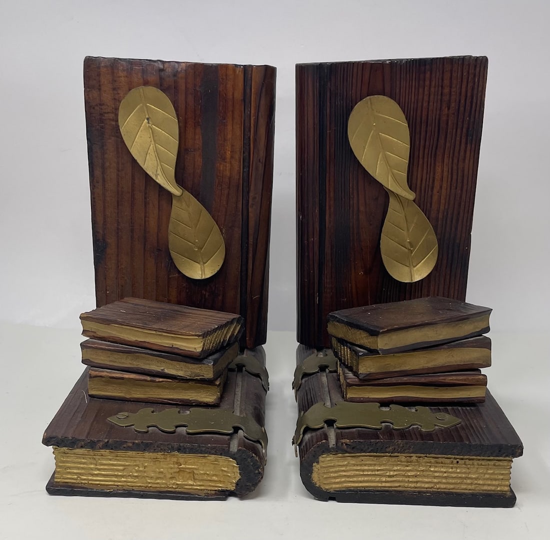 Twin Book Ends: Description: Twin Book Ends; Measurement Approximate: 9"h x 9"w; Material: wood