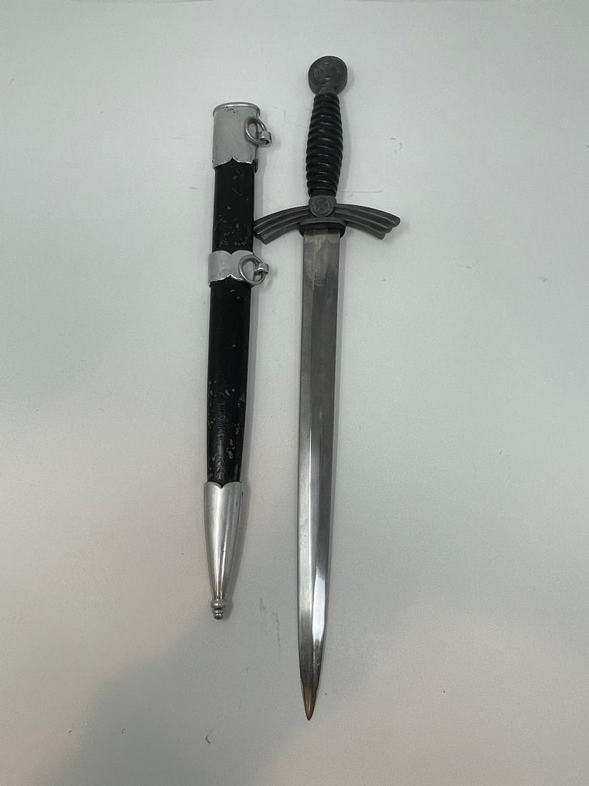 Luftwaffe German First Pattern 1935 Dagger: Description: Luftwaffe German First Pattern 1935 Dagger; Measurement Approximate: ; Material: Metal