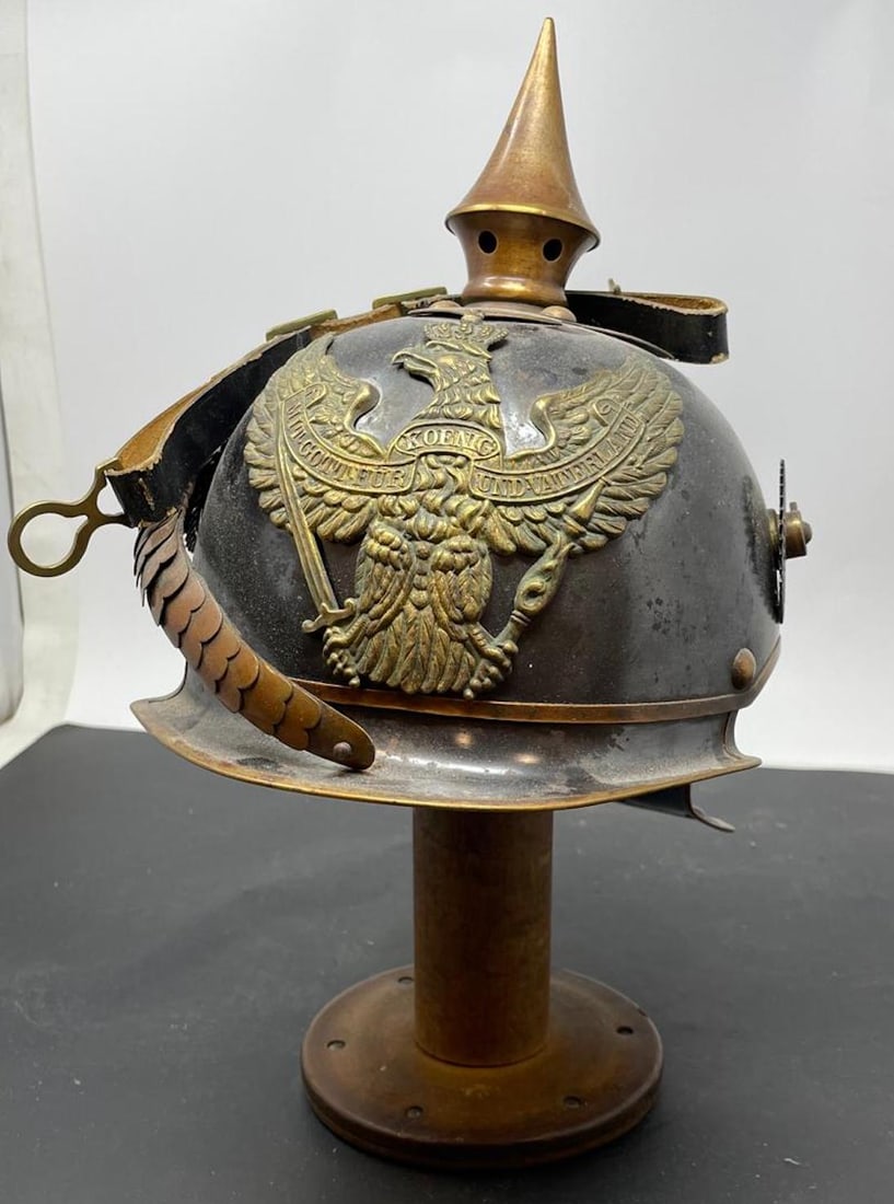 German WWI Prussian M1915 JAGER ZU PFERDE LOBSTER TAIL PICKELHAUBE HELMET BY HELBING & SACKWITZ: Description: German WWI Prussian M1915 JAGER ZU PFERDE LOBSTER TAIL PICKELHAUBE HELMET BY HELBING & SACKWITZ; Measurement Approximate: ; Material: Metal
