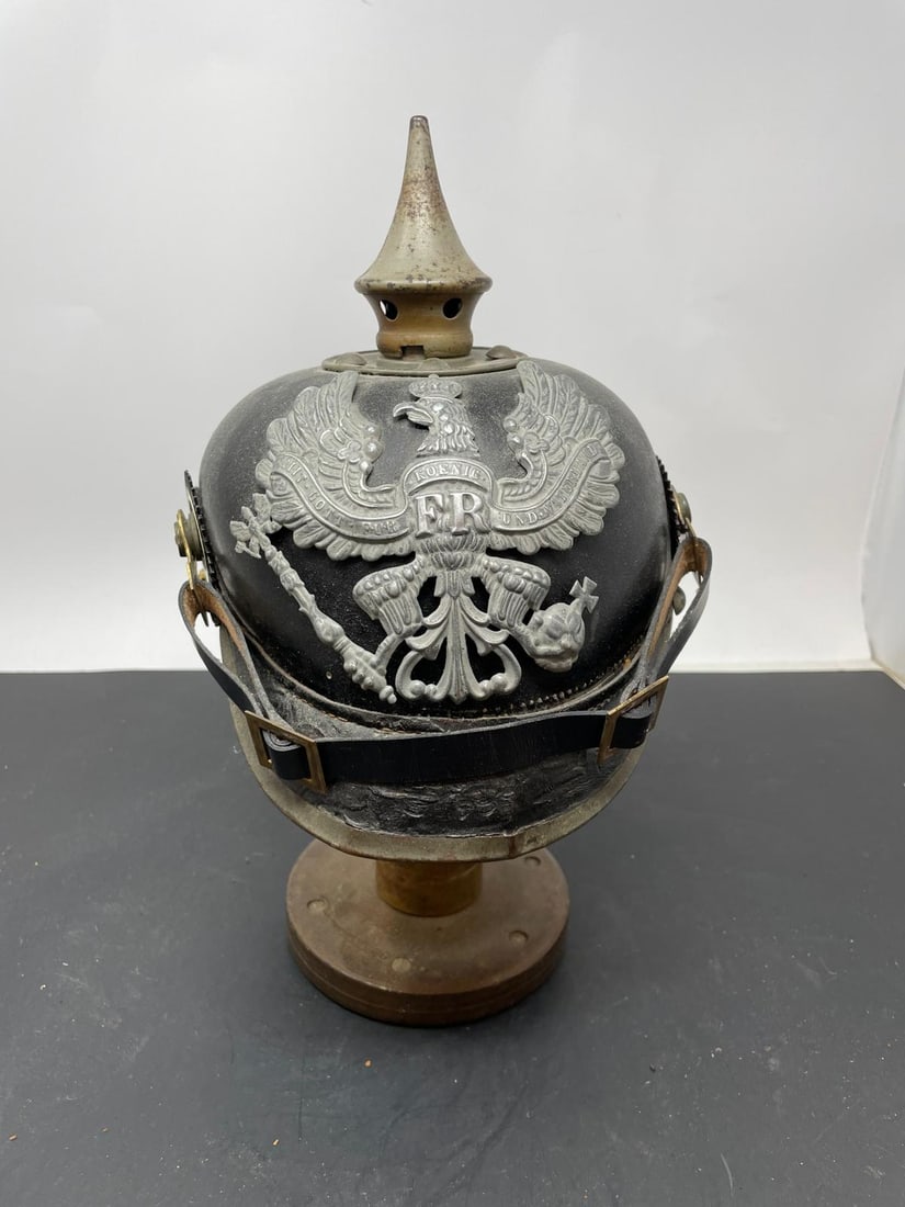 WWI GERMAN/ PRUSSIAN M1895 PICKELHAUBE HELMET (1 of 6)