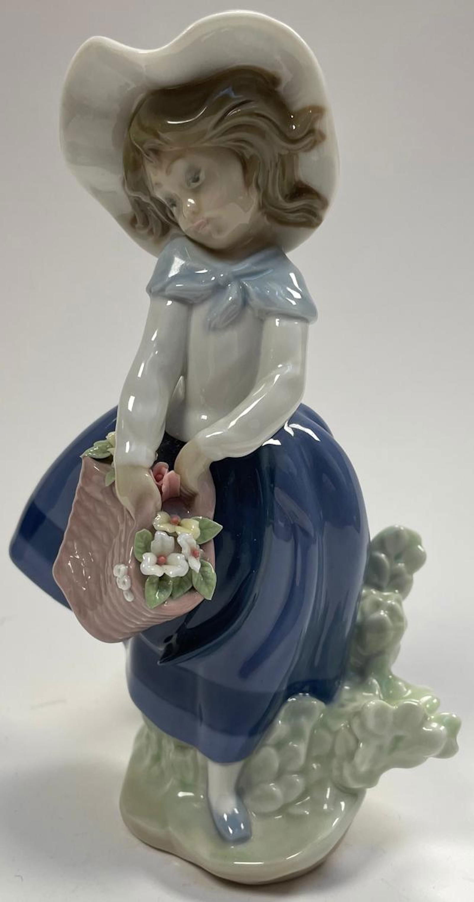 "Pretty Picking" Lladro Figurine (1 of 7)