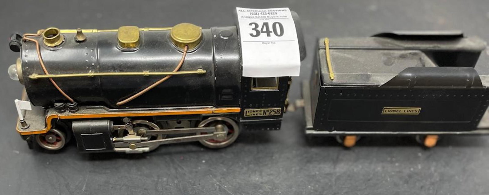 Lionel Prewar Engine & Tender 258 (1 of 12)