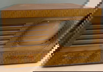 Vintage 1940's Motorola 7VT5R Radio Professionally Restored & Works