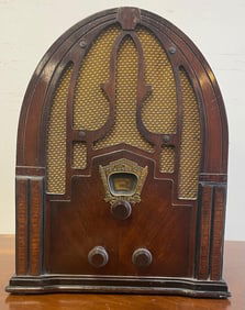 1930s CROSLEY CATHEDRAL RADIO/ Professionally Restored & Works