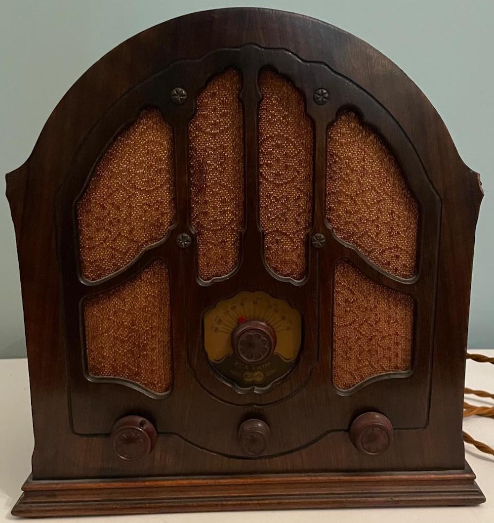 Vintage 1930's Cathedral RCA Victor Radio Professionally Restored & Works: Description: Vintage 1930's Cathedral RCA Victor Radio Professionally Restored & Works; Measurement Approximate: "h x "w; Material: