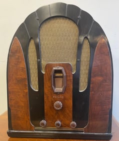1930s PHILCO CATHEDRAL RADIO/ Professionally Restored & Works
