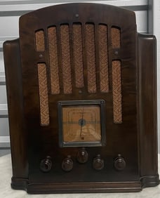 1930's  GENERAL ELECTRIC RADIO / RESTORED AND IN WORKING CONDITION