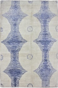 Handmade Bamboo Silk Rug. 5/7 Feet