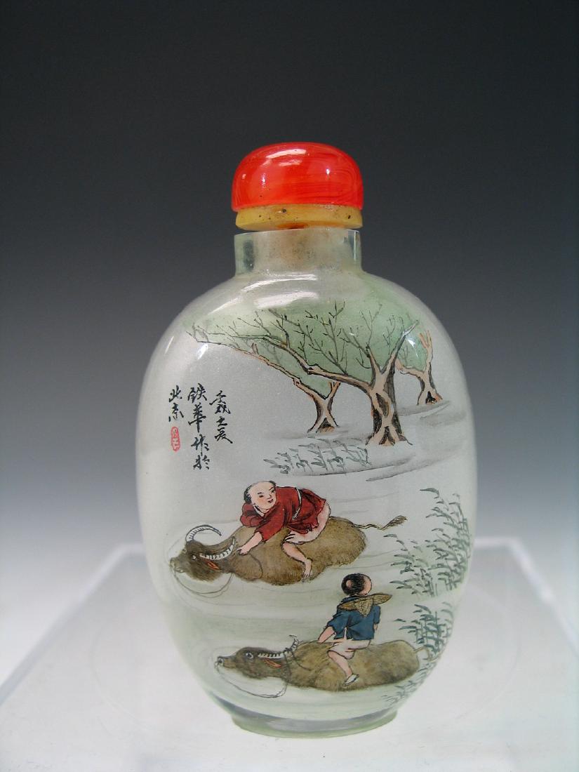 Chinese reverse glass painted snuff bottle. (1 of 5)