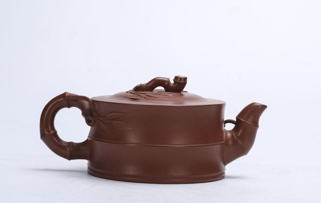 Chinese Yixing teapot. (1 of 9)