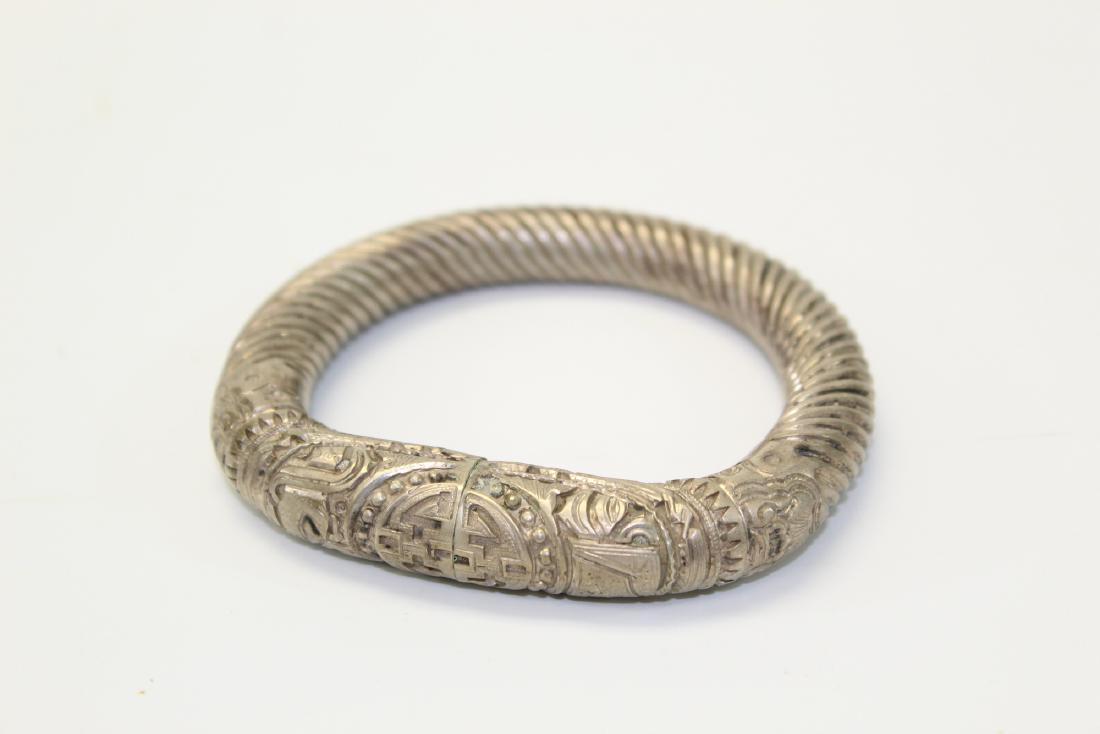 Antique Chinese silver bracelet (1 of 2)